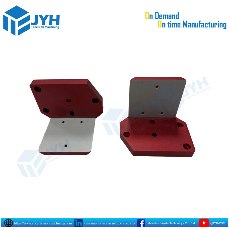 Parti di alluminio anodizzato rosso a precisione CNC con zone parzialmente de-anodizzate e resistenza alla corrosione